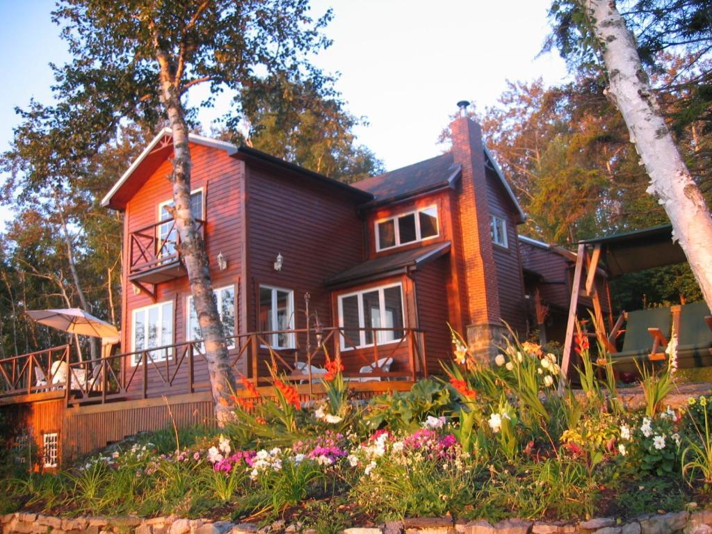 Auberge Des Eaux Vives 라말베 외부 사진